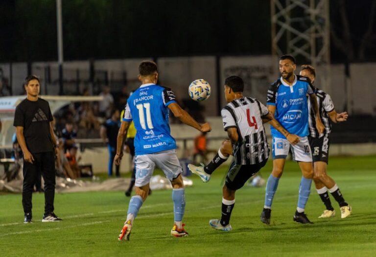 Patlayıcı Güç Futbol İçin Evde 12 Dakikalık Plyometrik Rutini