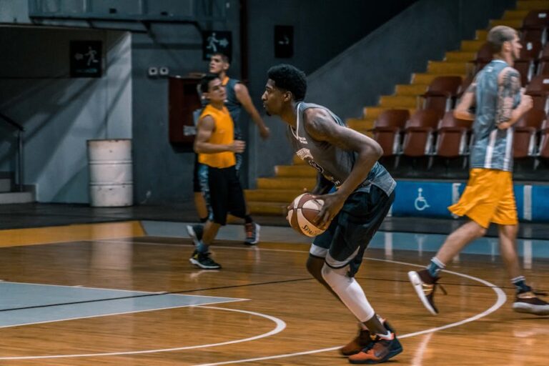 Basketbolda Alan Okuma ve Karar Verme Hızını Evde Geliştirme