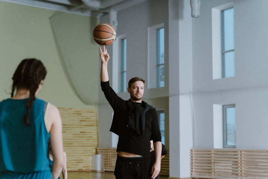 Evde görsel antrenman yapan basketbolcu, karar hızını geliştirmek için odaklanıyor